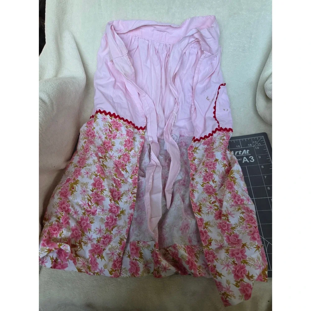 Vintage Pink Floral Half Apron Ric Rac Trim Pocket Handmade Cottagecore Fair